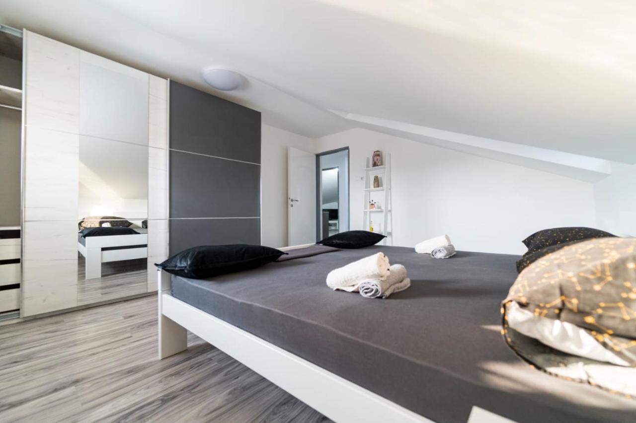 City Center Mayess Aparment Zadar Exteriör bild
